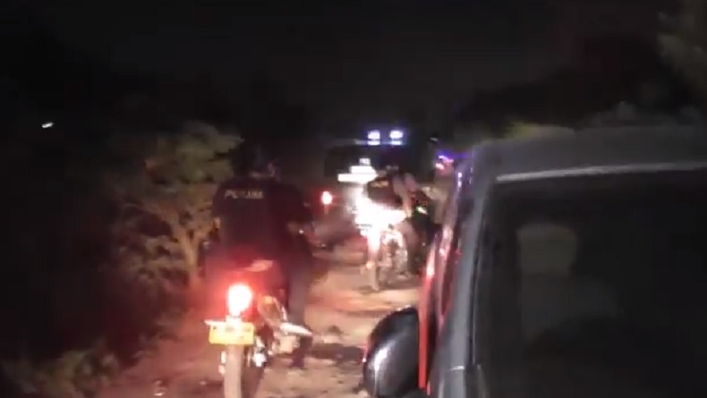 title Gerebek Kampung Narkoba di Medan, Polisi Dilempari Batu oleh Anak Buah Bandar Gerebek Kampung Narkoba di Medan, Polisi Dilempari Batu oleh Anak Buah Bandar