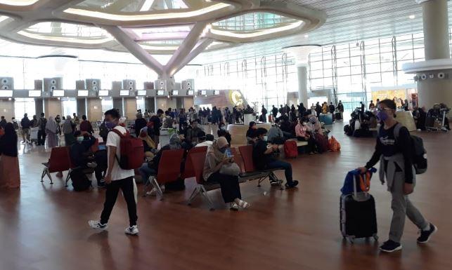 title Penumpang Pesawat Keluhkan Akses Transportasi Menuju Bandara YIA Penumpang Pesawat Keluhkan Akses Transportasi Menuju Bandara YIA