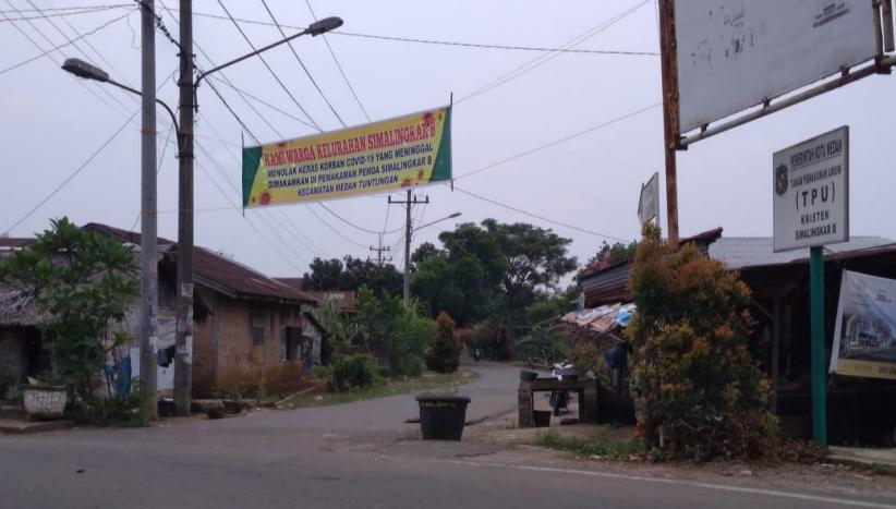 Heboh Spanduk Tolak Jenazah Positif Covid-19 di Simalingkar Medan Tuntungan