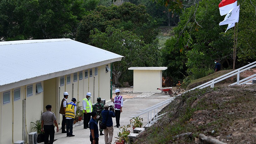 Presiden Jokowi Cek Kesiapan RS Darurat Penanganan COVID-19 di Pulau Galang - Bagian 3