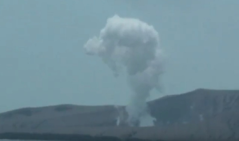 Video Viral Gelembung Besar di Perairan Gunung Anak Krakatau Gegerkan Warga Lampung