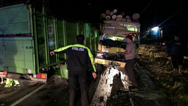 3 Truk dan 2 Avanza Terlibat Kecelakaan Beruntun di Lubuklinggau, 2 Orang Tewas