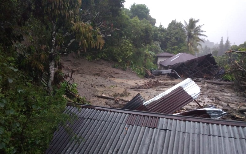 2 Warga Dilaporkan Hilang saat Longsor di Tanah Datar