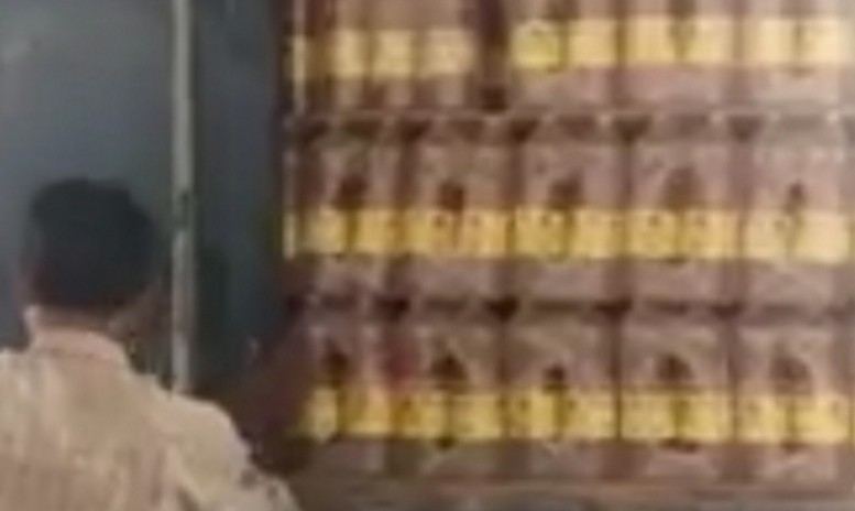 title Viral Pungli Bongkar Muat Barang di Medan, Sekelompok Preman Minta Rp1,5 Juta Viral Pungli Bongkar Muat Barang di Medan, Sekelompok Preman Minta Rp1,5 Juta