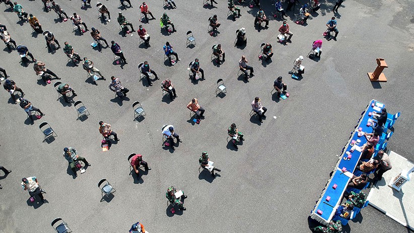 Rapat Sambil Berjemur di Halaman Kantor Pemerintah Kota Tegal - Bagian 2