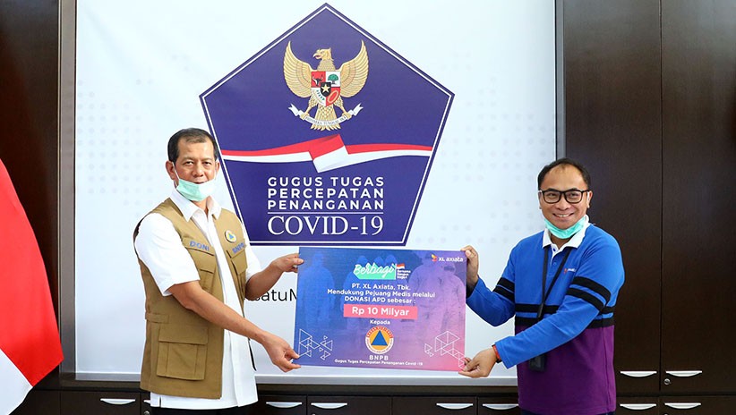 XL Axiata Serahkan Bantuan Rp10,8 Miliar untuk Penanganan COVID-19 di Indonesia - Bagian 1