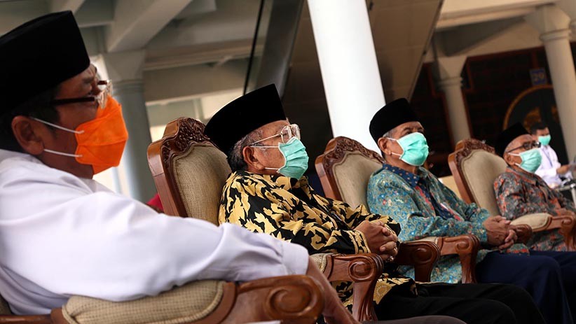 Bantu Masyarakat Terdampak Covid-19 di Surabaya, Mayapada Group Serahkan Donasi Rp2 M - Bagian 3