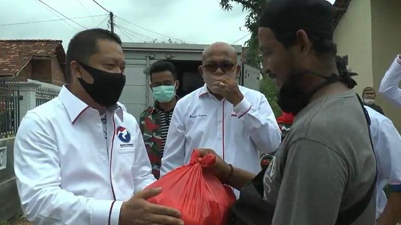 Partai Perindo Bagikan Paket Sembako Gratis untuk Korban Banjir di Jambi