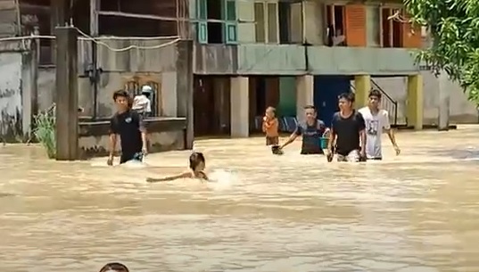 Banjir di Bungo Jambi, Ratusan Warga Mengungsi di Tengah Wabah Corona