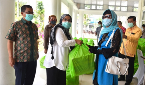 title Jurnalis di Medan Dapat Bantuan Paket Sembako dari Pemprov Sumut Jurnalis di Medan Dapat Bantuan Paket Sembako dari Pemprov Sumut