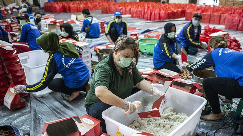 Intip Dapur Umum Kemensos, Siapkan 9.000 Paket Nasi per Hari untuk Warga Jakarta - Bagian 1
