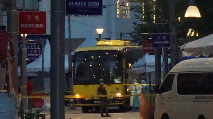 32 Penghuni Malayan Mansion Positif Corona Dipindah ke Rumah Sakit - Bagian 2