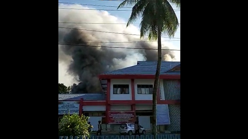 Rusuh di Lapas Manado, Napi Lempari Aparat dengan Batu