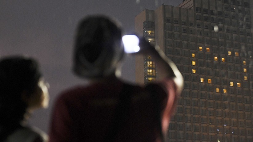 Ungkapan Cinta terhadap Tenaga Medis, Jendela Hotel Grand Hyatt Berbentuk Hati - Bagian 3