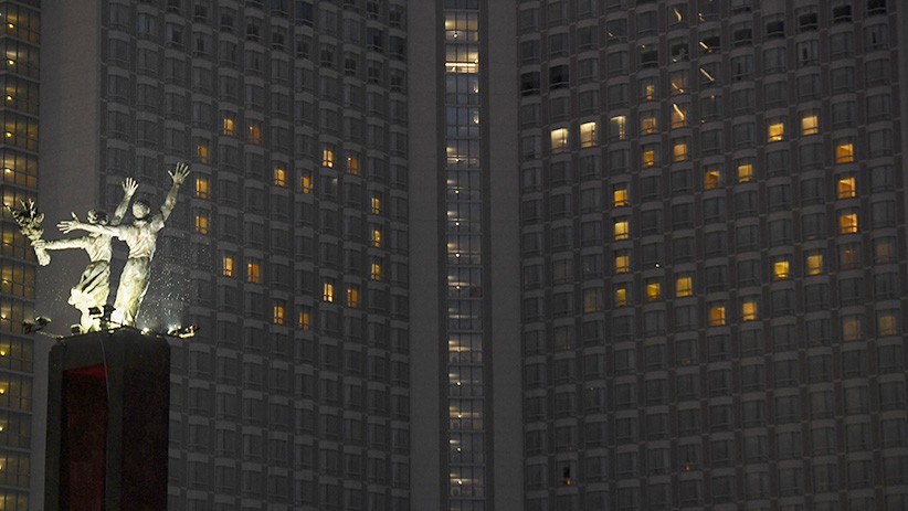 Ungkapan Cinta terhadap Tenaga Medis, Jendela Hotel Grand Hyatt Berbentuk Hati - Bagian 1