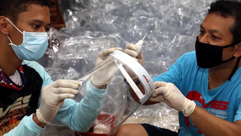Komunitas Ves Bojogress Produksi 1.000 Face Shield untuk Tenaga Medis Puskesmas - Bagian 1