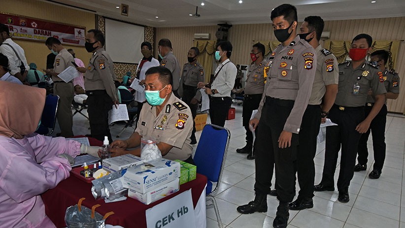 Atasi Kelangkaan, Ratusan Personel Polda Banten Donor Darah - Bagian 3