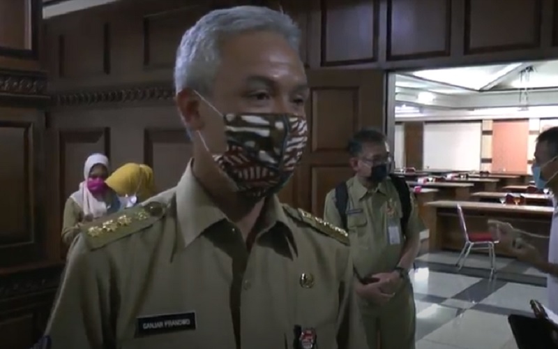 Ganjar Pranowo Minta Bupati dan Wali Kota Siapkan Pemakaman Khusus Covid-19