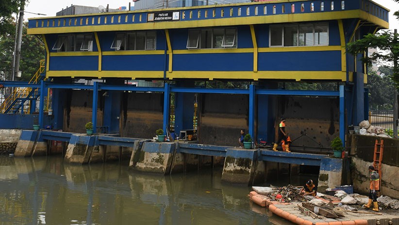 Curah Hujan Tinggi, 4 Pintu Air Jakarta Berstatus Siaga - Bagian 2