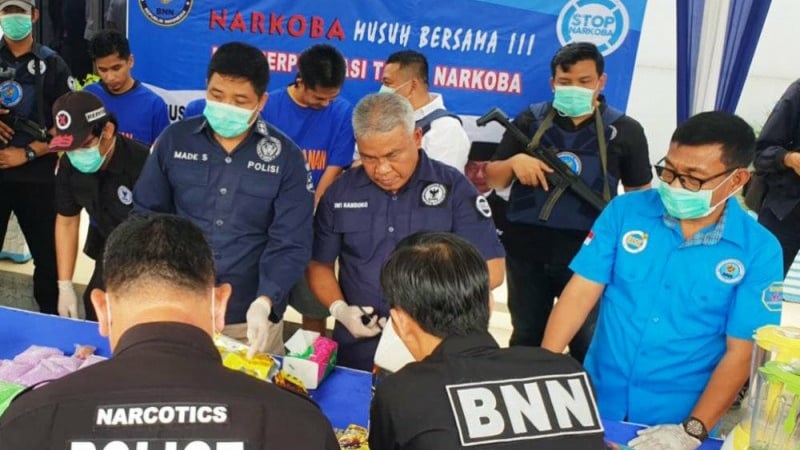 Musnahkan Barang Bukti, BNNP Sumsel Blender 35 Kg Sabu dan 34.000 Ekstasi