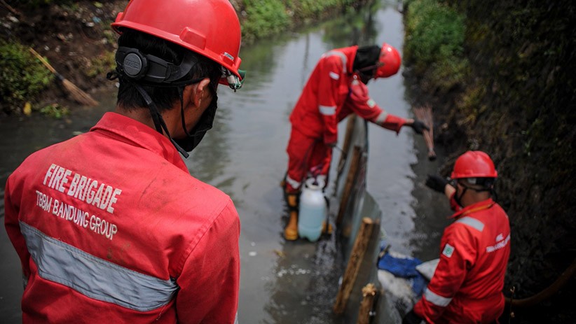 Rembesan Minyak Pertamina Mengalir ke Anak Sungai Citarum - Bagian 2