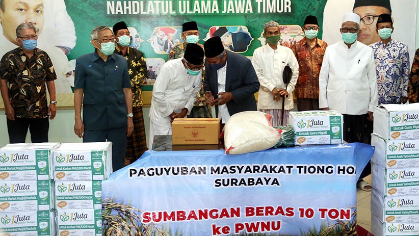 Paguyuban Tionghoa Salurkan 10 Ton Beras untuk Warga Terdampak Covid-19 - Bagian 2