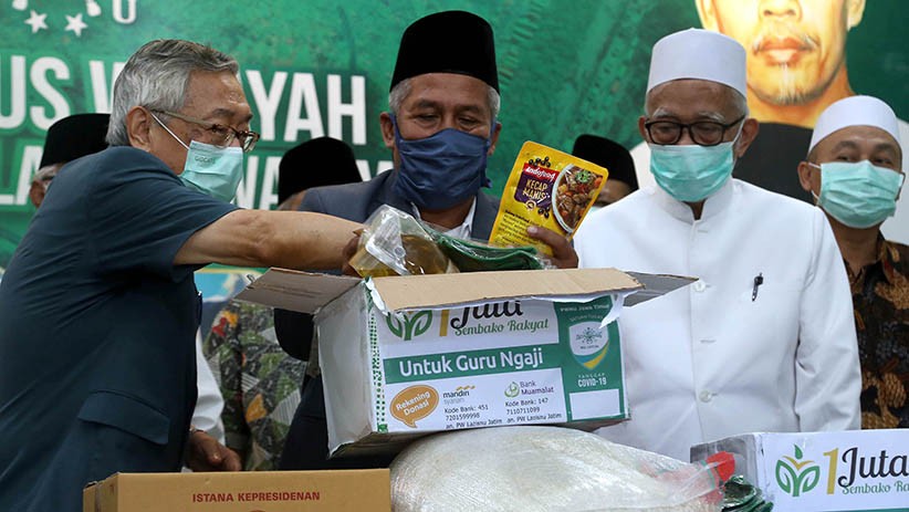 Paguyuban Tionghoa Salurkan 10 Ton Beras untuk Warga Terdampak Covid-19 - Bagian 1