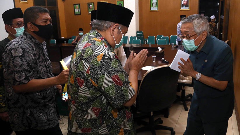 Paguyuban Tionghoa Salurkan 10 Ton Beras untuk Warga Terdampak Covid-19 - Bagian 3