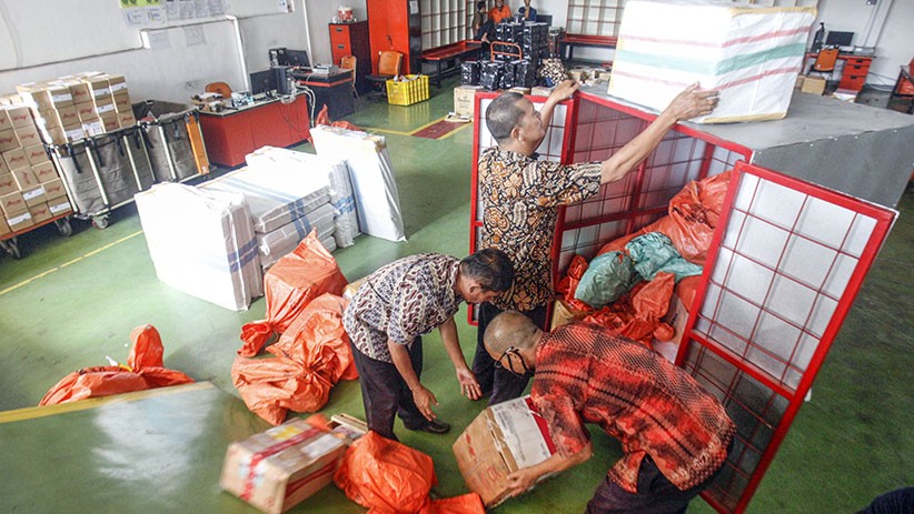 Volume Pengiriman Paket Pos Meningkat Selama PSBB di Bogor - Bagian 2