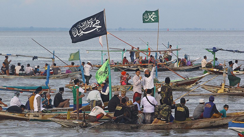 Tradisi Maulid Burdah dengan Cara Unik Baca Salawat dari Atas Perahu - Bagian 1