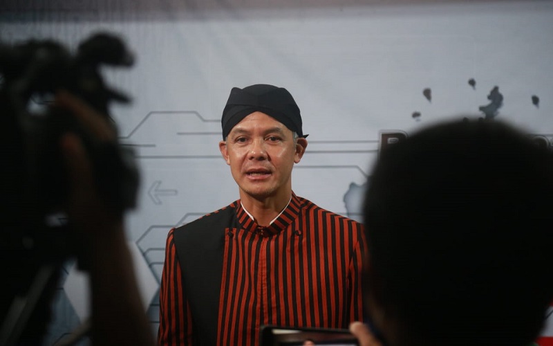 Ganjar Pranowo Buka Kanal Aduan Kredit Bagi Warga yang Dipersulit