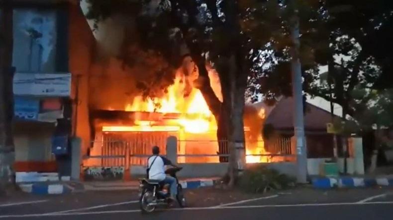 Gudang Mebel di Pasuruan Ludes Terbakar, Api Diduga dari Pembakaran Sampah