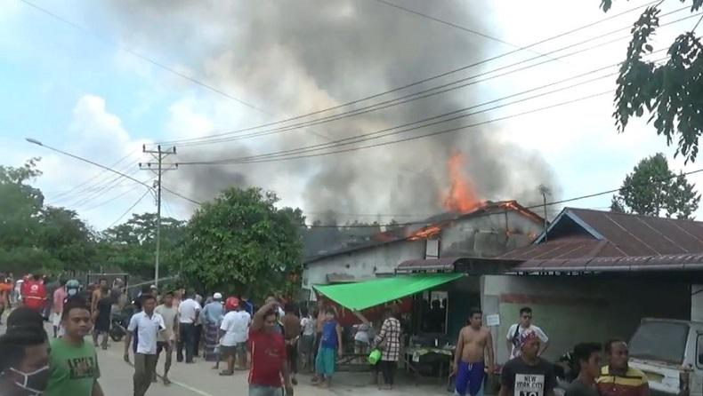 Rumah yang Digunakan untuk Berjualan Bensin Eceran di Pontianak Ludes Terbakar