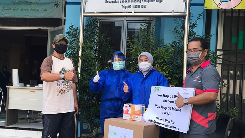 Peduli Pencegahan COVID-19, Jurnalis 4X4 Bagikan APD ke Petugas Medis - Bagian 3