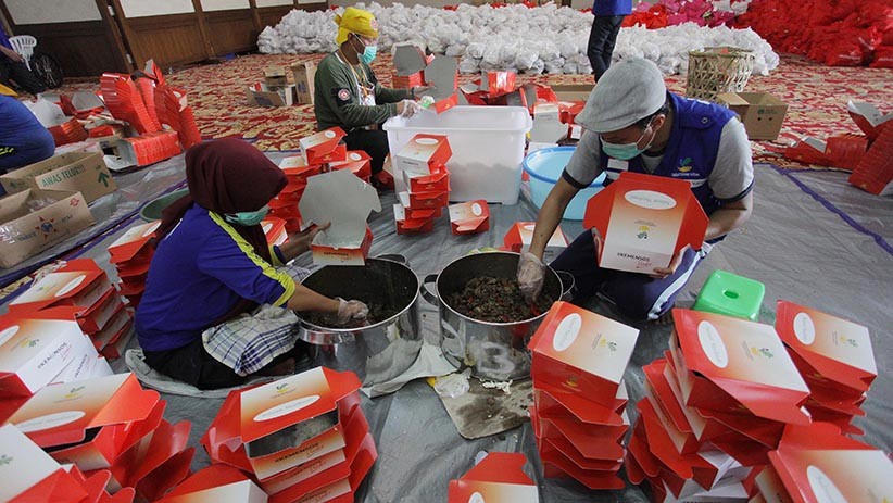 Kemensos Distribusikan Ratusan Ribu Nasi Kotak di Wilayah DKI Jakarta - Bagian 2