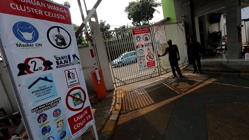 PSBB Hari Kedua di Tangsel, Akses Masuk Perumahan Dijaga Ketat - Bagian 2