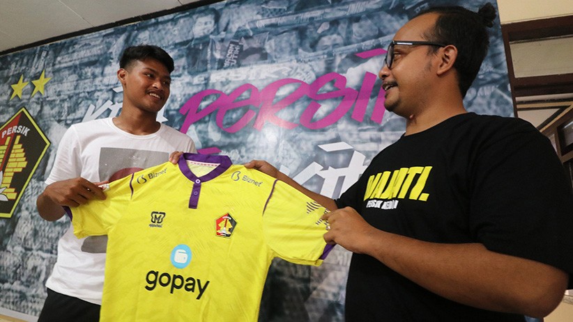 Striker Persik Kediri Septian Bagaskara Lelang Jersey untuk Bantu Lawan Covid-19 - Bagian 2