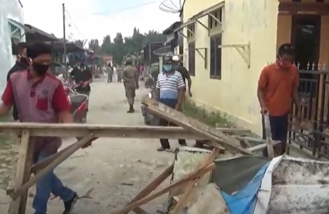 Selesai Dikarantina, Puluhan Kepala Keluarga di Simalungun Dapat Kartu Negatif Corona