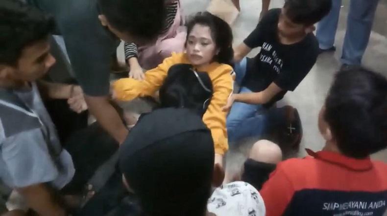 Sempat Dikira Pasien Corona, Gadis di Wajo Kerasukan Jin di Emperan Toko