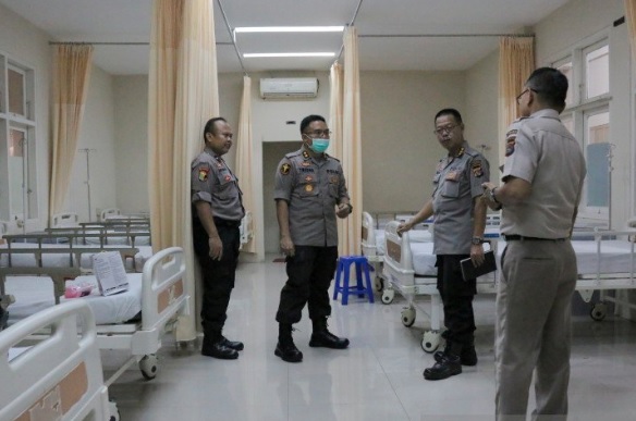 title 5 Perwira Polda NTB Positif Corona usai Jalani Sekolah di Sukabumi 5 Perwira Polda NTB Positif Corona usai Jalani Sekolah di Sukabumi