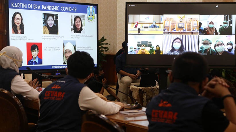 Hari Kartini, Gubernur Khofifah Apresiasi Perempuan Satgas Covid-19 - Bagian 1