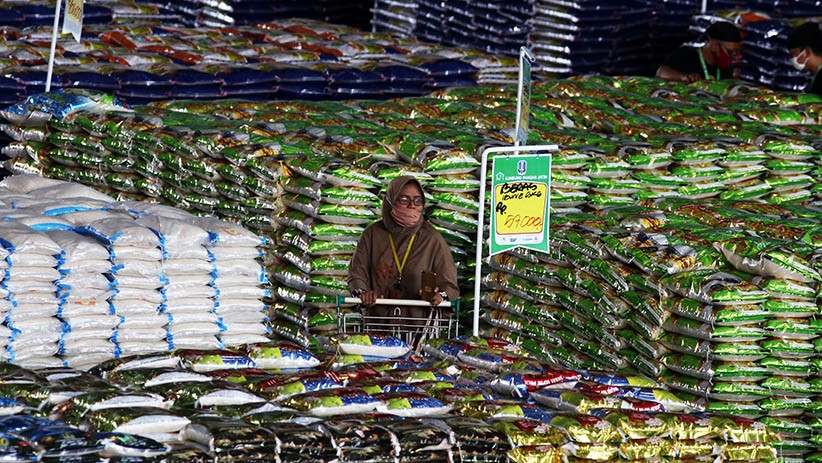 Ratusan Warga Serbu Lumbung Pangan Jawa Timur - Bagian 6