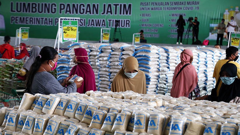 Ratusan Warga Serbu Lumbung Pangan Jawa Timur - Bagian 1
