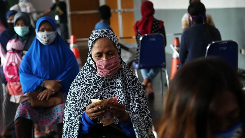 Ratusan Warga Serbu Lumbung Pangan Jawa Timur - Bagian 7