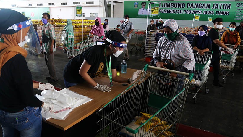 Ratusan Warga Serbu Lumbung Pangan Jawa Timur - Bagian 3