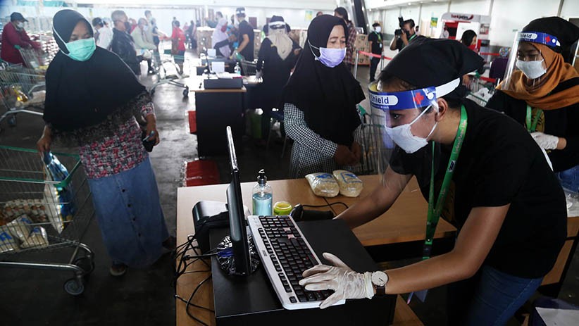 Ratusan Warga Serbu Lumbung Pangan Jawa Timur - Bagian 4