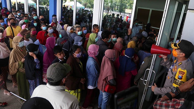 Ratusan Warga Serbu Lumbung Pangan Jawa Timur - Bagian 5