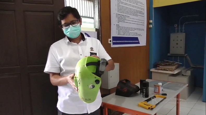 Inovatif, BLK Sorong Jadikan Helm Las sebagai APD Pelindung Wajah