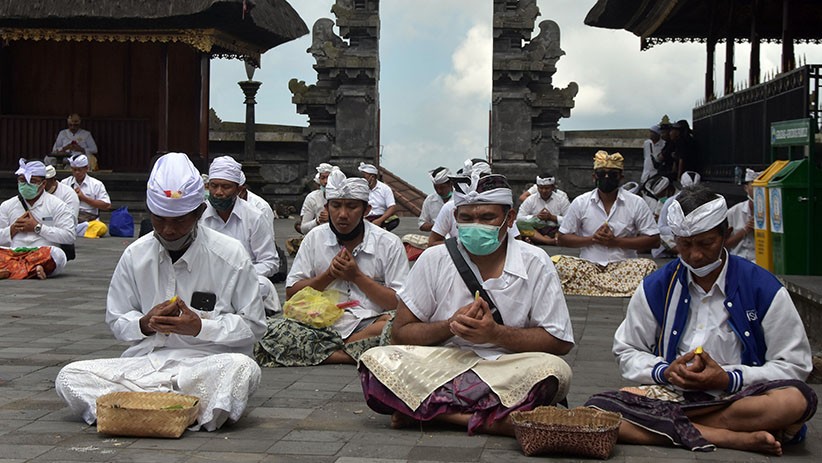 Sejarah Mengapa Bali Masyarakatnya Beragama Hindu, Ada Kaitan Runtuhnya ...