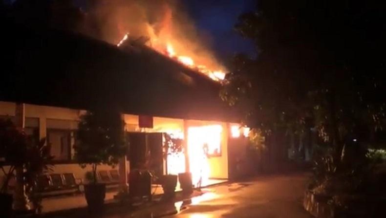 Diduga Korsleting Listrik, Gudang Obat Dinkes Kota Blitar Terbakar